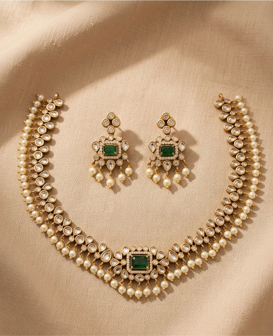 emerald-green-kundan-pearl-gold-plated-traditional-choker-necklace-set-with-matching-earrings